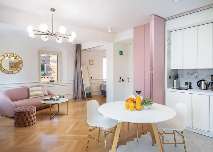 Deluxe Rennesance Corner