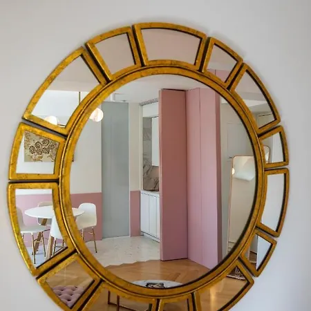 Deluxe Rennesance Corner