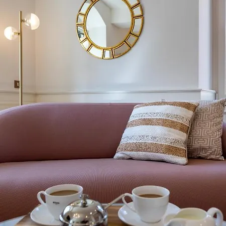 Deluxe Rennesance Corner *