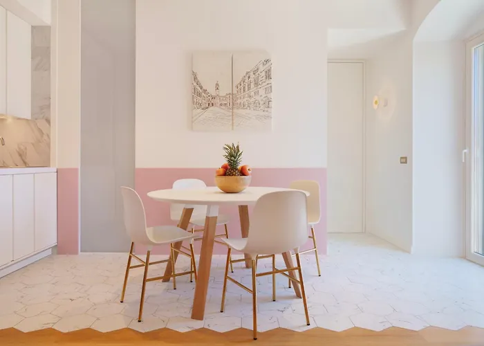Deluxe Rennesance Corner Apartament *